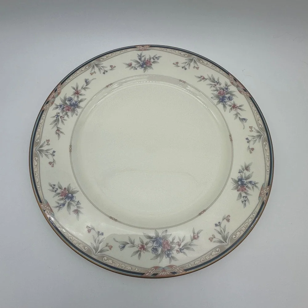 Noritake Lylewood Dinner Plates Set of 2 Floral Cream Porcelain 10.5 Inch